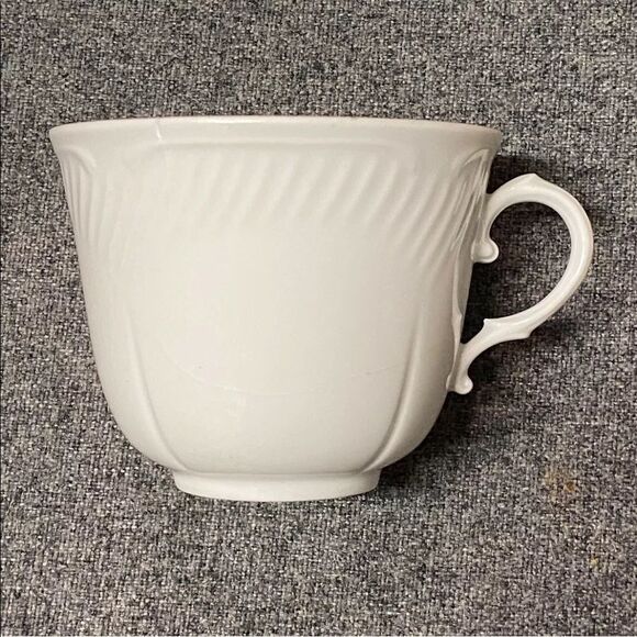 NIB Richard Ginori Italy Italian White Porcelain Coffee Tea Cups Saucers 8 Pc - Picture 3 of 14